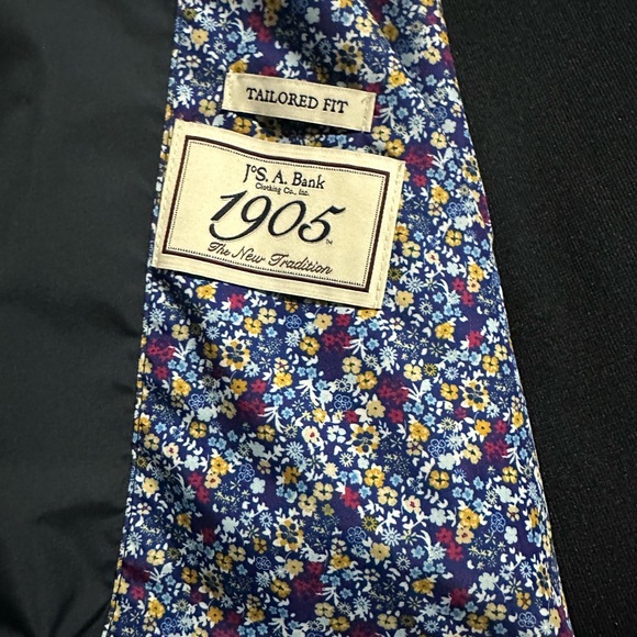 Jos A. Bank 1905 Blue Jacket Tailored Fit - Picture 2 of 6